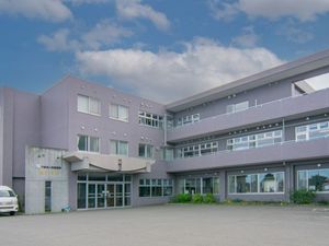 建物正面の外観  
