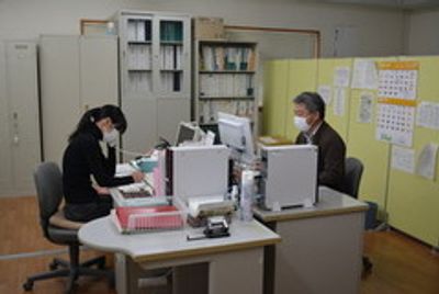 スタッフイメージ事務室