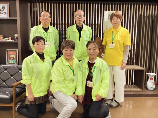 スタッフ集合のリビング  