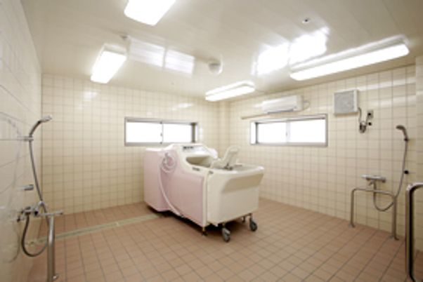 明るい浴室空間