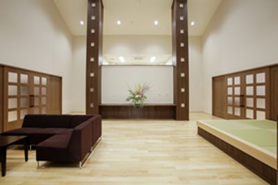 広々としたラウンジ