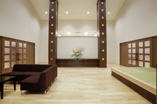 広々としたラウンジ