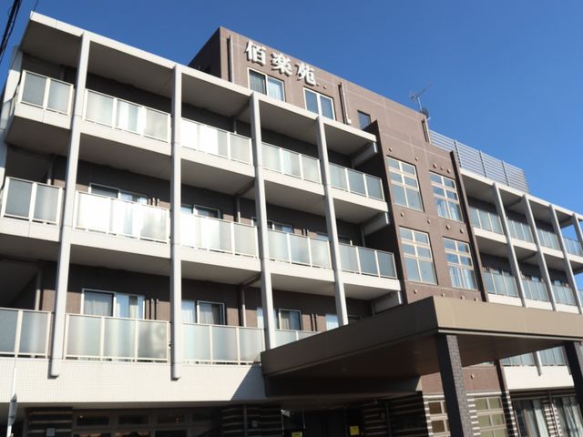 多層の建物外観 外観 明るく開放感のあるデザインの建物です。職場環境としても働きやすい印象を受けます。