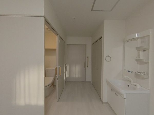 広々とした洋室