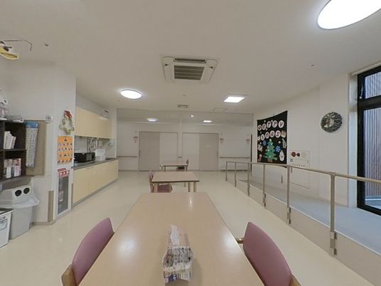 ゆったりダイニングの一角