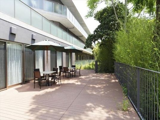 テラスと緑の空間