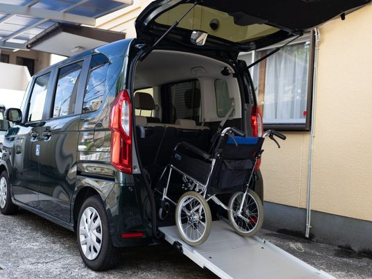車椅子対応車の後部  