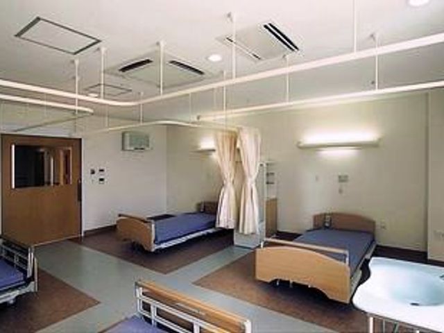 広々とした居室 居室 広々とした居室は、自然光がたっぷり入る明るい空間です。落ち着いた環境で過ごせます。