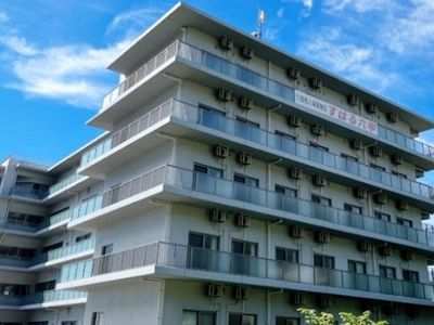 多層階建ての建物外観
