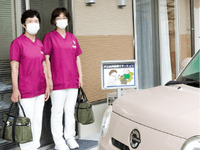 スタッフイメージ スタッフイメージ 明るい制服を着たスタッフが笑顔で迎えてくれる環境です。初めての方も安心してお越しください。
