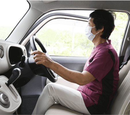 運転中のスタッフ