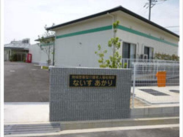 落ち着いた施設の外観 外観 落ち着いた雰囲気が感じられる施設の周囲は、穏やかな環境です。仕事中も心地よく過ごせます。