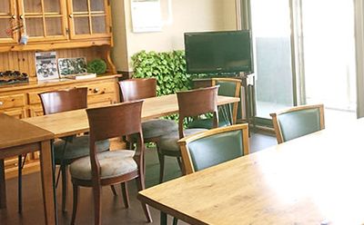 自然光のあるダイニングルーム