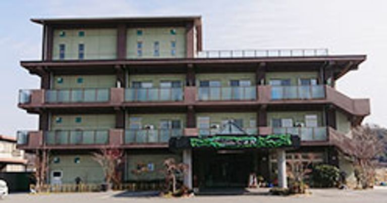 広い玄関の建物