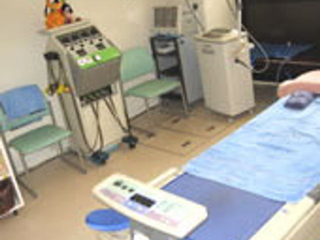 機能訓練室内 機能訓練室 様々なリハビリ用機器が整った機能訓練室です。リラックスして作業に取り組めます。