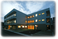 現代的な外観の建物