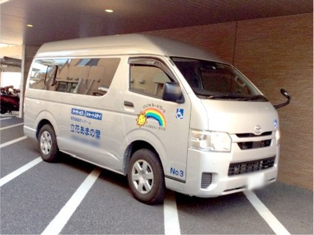 送迎用の車両 外観 施設の送迎用車両です。ゆったりとした車内で、安全に目的地までお連れします。