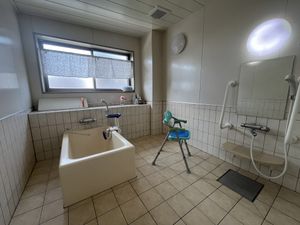 明るい浴室  
