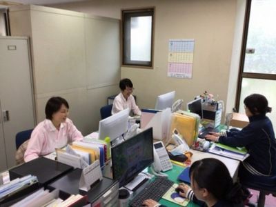 和やかなスタッフの様子