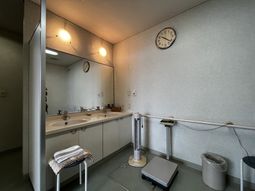 明るい洗面台