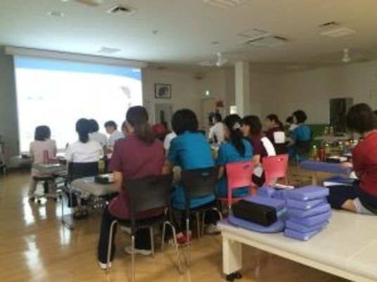 研修中の会議室  