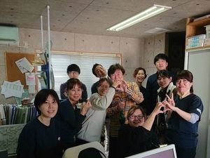スタッフ集合の事務室  