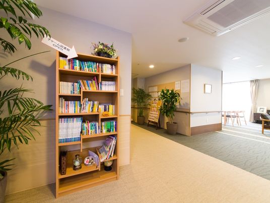 図書コーナー付きの休憩スペース
