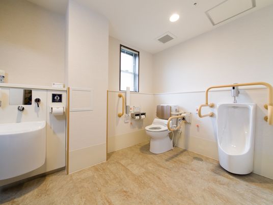 バリアフリーなトイレ空間