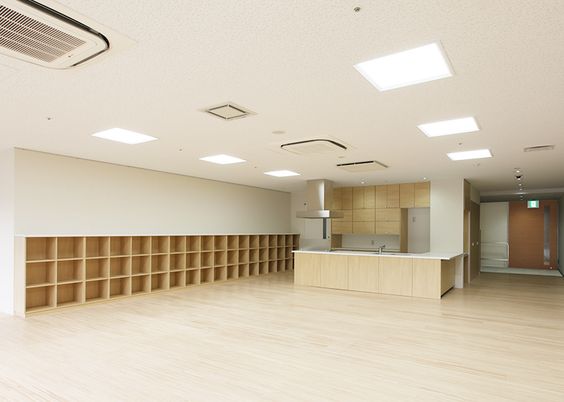 開放的なキッチン内観