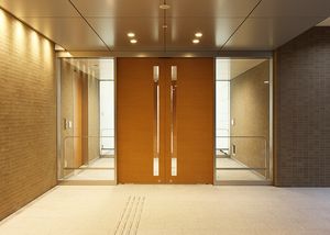 落ち着いたエントランス