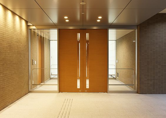 落ち着いたエントランス