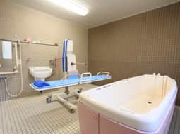バリアフリーな浴室設備
