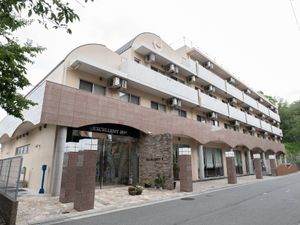 施設の外観とエントランス