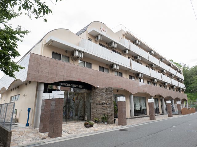 施設の外観とエントランス