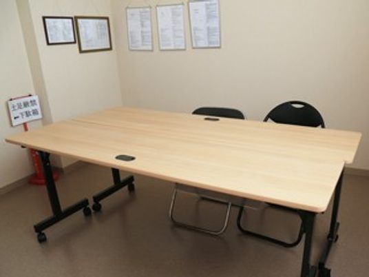 打ち合わせ用の室内  