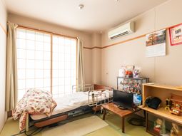 穏やかな環境の居室  