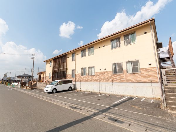 施設の外観風景