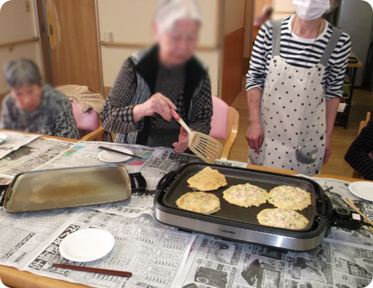 料理を楽しむ居室