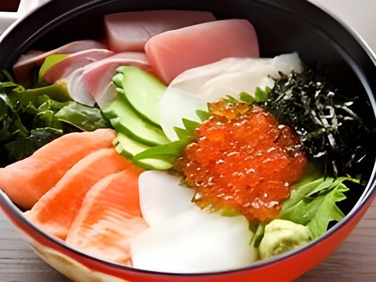 彩り豊かな海鮮丼