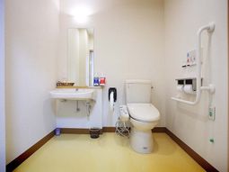 バリアフリーのトイレ空間
