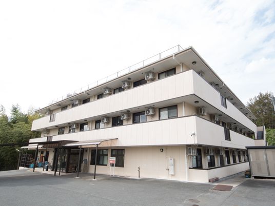 清潔な建物の外観