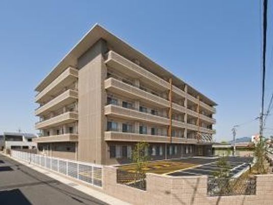 外観の建物全景  