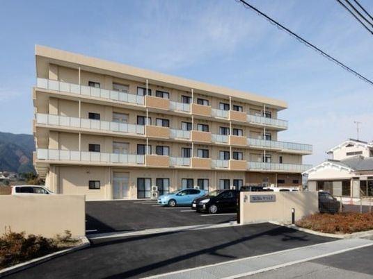 建物正面の外観  