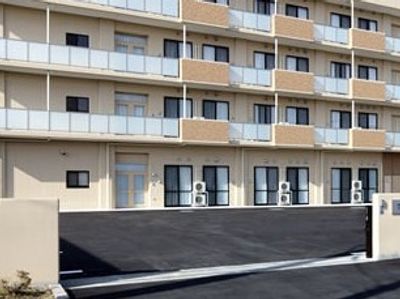高さのある建物外観