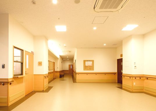 広い空間の廊下