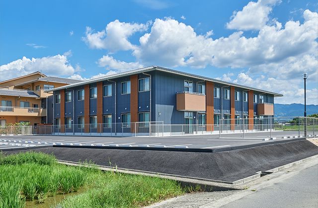 広々とした建物の外観
