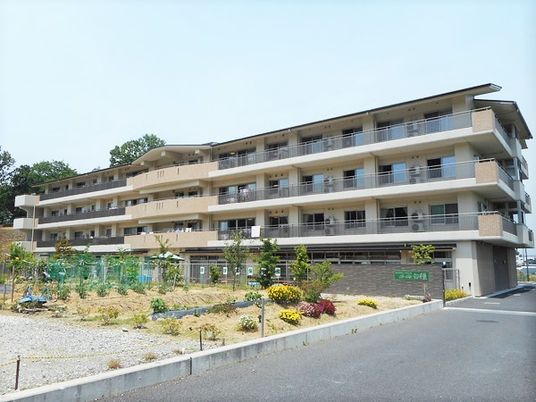 緑ある施設の外観