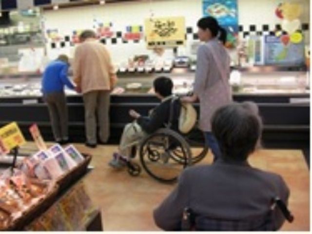 居室内の賑やかな風景