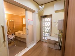 バリアフリーな浴室