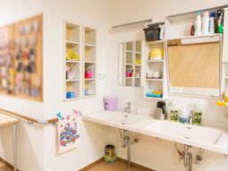 整頓された洗面台と収納